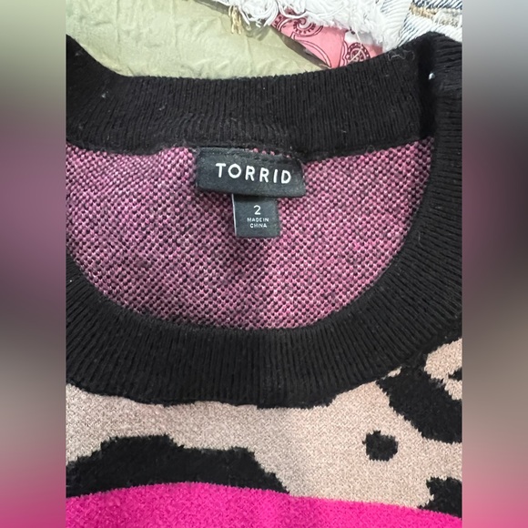 Torrid Multi Mixed Animal
Print Pullover Sweater Plus Size 2 - Picture 5 of 5